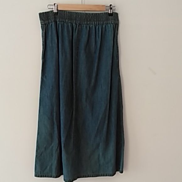 Denim front button skirt NWOT size m - Picture 8 of 8
